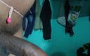 HOT BHABHI PUSSY: Невістка відкрила штани зятя і смоктала його пеніс, потім прикинулася білою і трахнула її