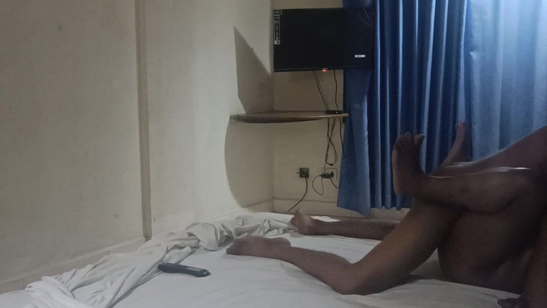 Kaira sweetie: Indianka robi słodkie odgłosy podczas ruchania się w nocy