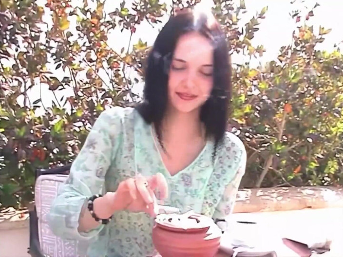 18Magazine: La troie katie Fey balla e si spoglia in video...