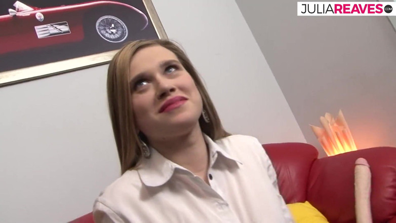 Teen Anal: Nena chupa semen enorme polla después de una dura follada...
