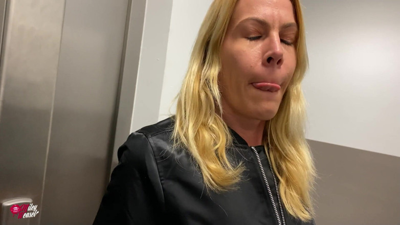 Miley Weasel: Cute Blonde Bitch Remote Controlled in Public!!