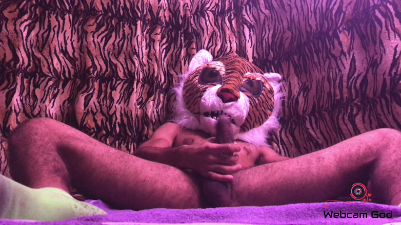 Arthur Eden aka Webcam God: Tiger penis (ep.2) (4 k)