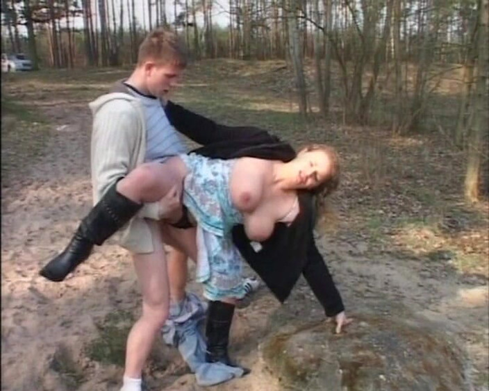 BB video: Аматорське німецьке порно відео 90-х з гарячими повіями, які прагнуть члена