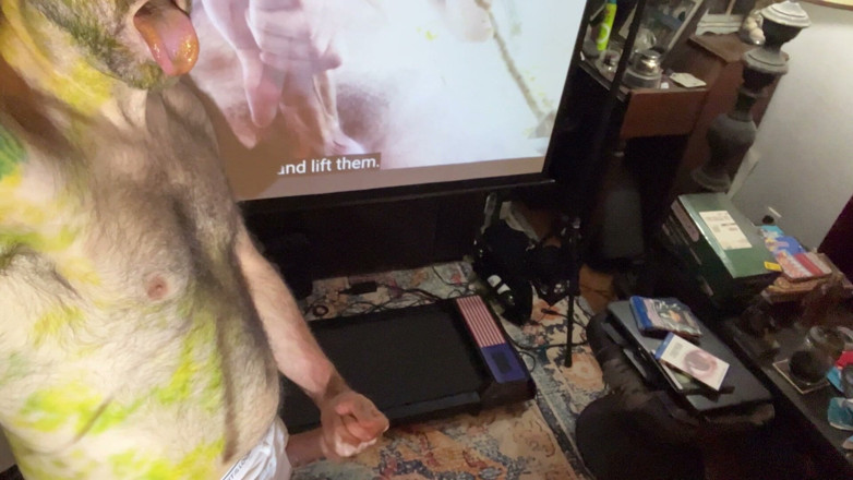 Hairy Wolfe: Der verheiratete behaarte muskel-stiefvater-nachbar in Briefs zeigt sich geil und...