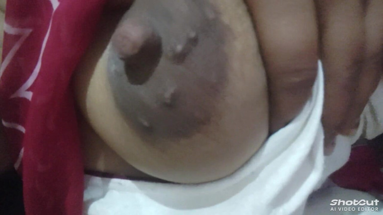 Dr_doom21: Bhabhi Ji Desi tietenmelk komt uit borsten