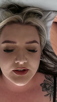 Dövmeli iri güzel kadın tek başına mastürbasyon georgie winters asa ve dildo bölünmüş ekranda gerçek orgazm yakın çekim 4k
