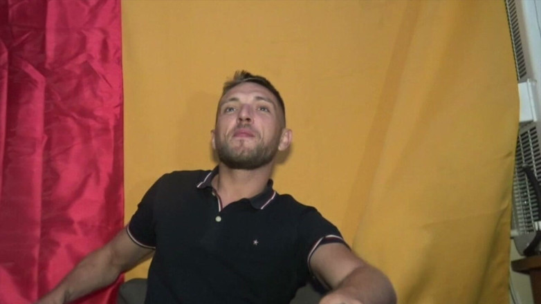 Bareback cum inside studio: Fransk slampa knullad rå av Badboy barbacka