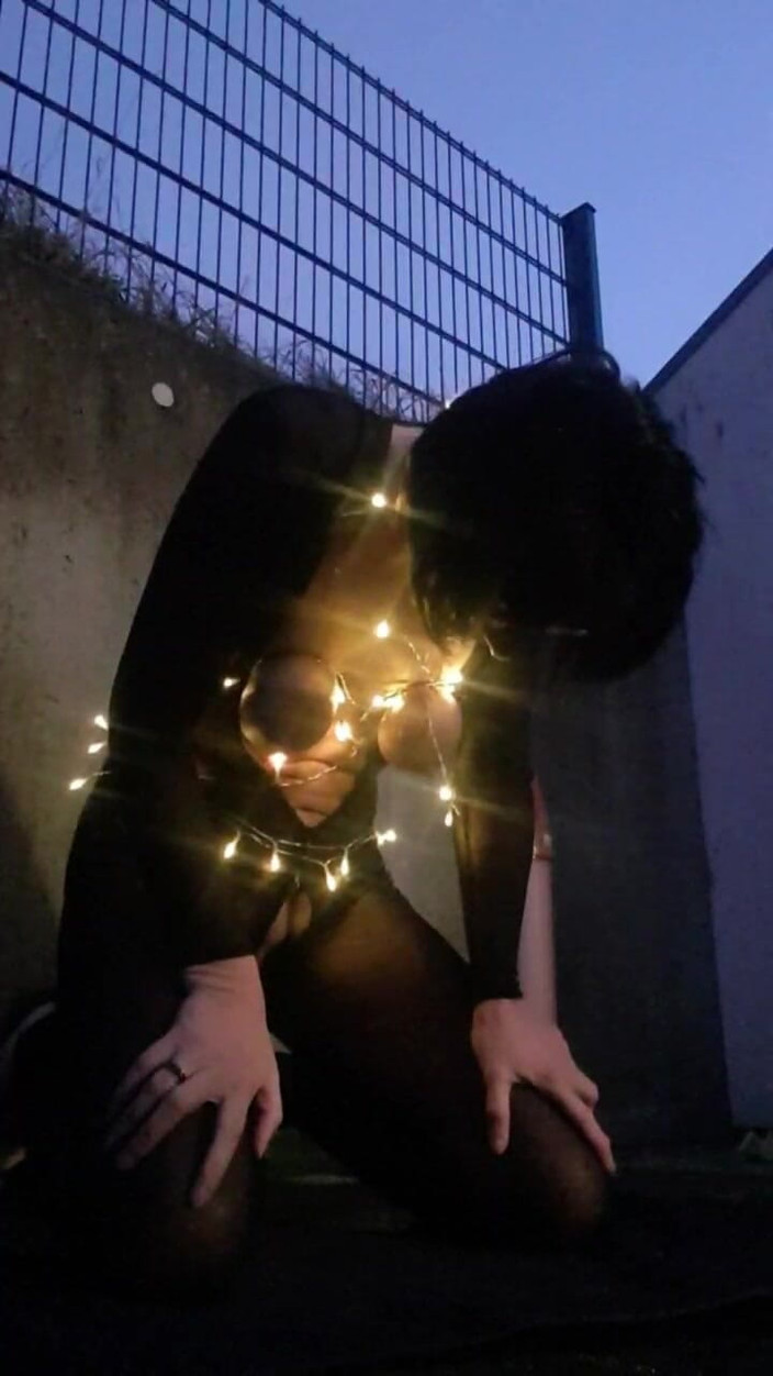 JulieEroticDress: 闪电户外潮吹