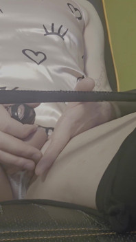 ALISA XxX นั่งรูดหีตัวเอง.mp4