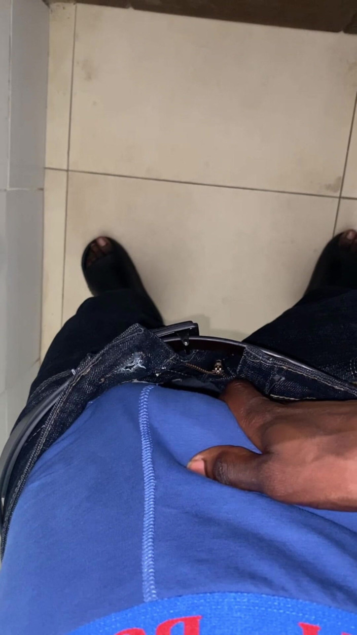 Slimniqqa: Une grosse noire jamaïcaine se branle