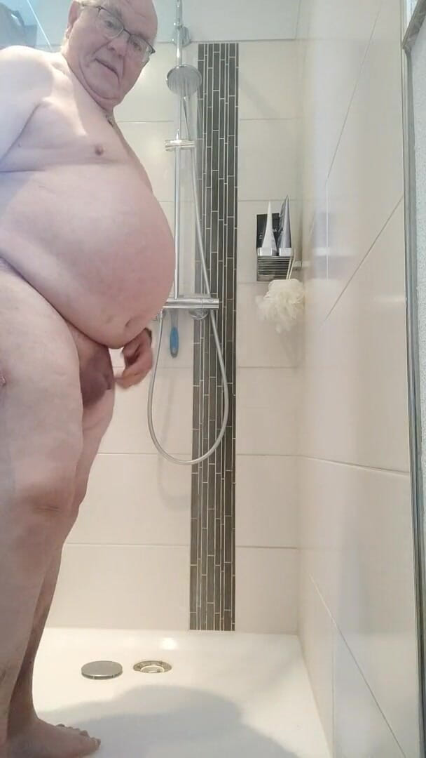 Karlchengeil: Sprcha s pěnovou houbou