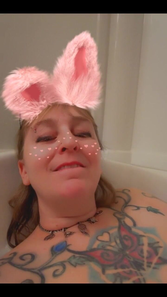 Cum Join Me in the Bath (Sexy Angela) Cum Join Me in the Bath (Sexy Angela)