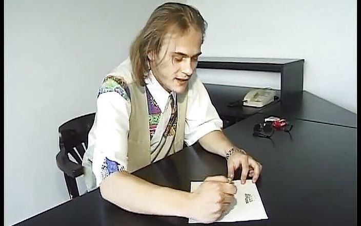 German amateur couples: Super seksowna niemiecka blondynka rucha się ze swoim szefem o...