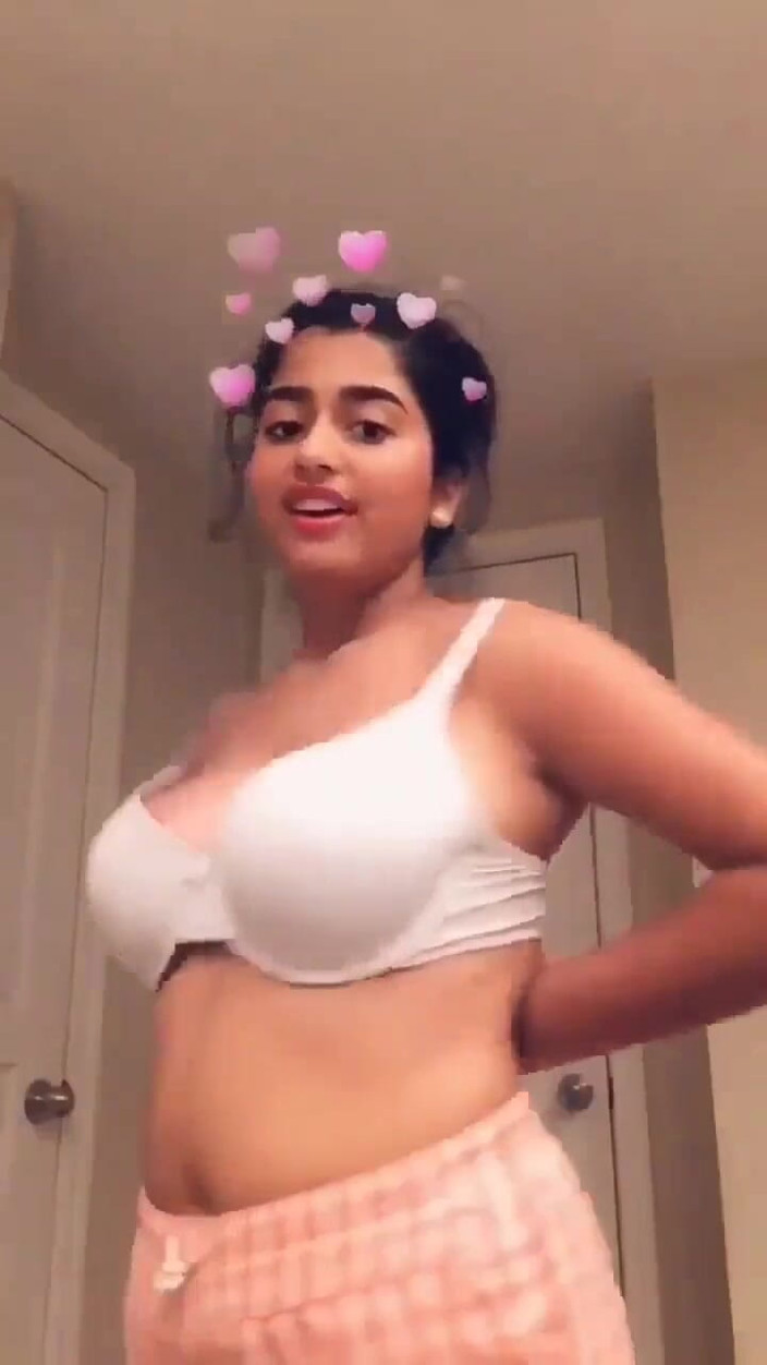 Indian girls studio: College Girls Massage