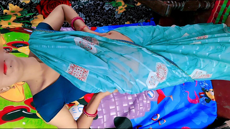 Rakul008: 美丽的哥的早晨为鸡巴。农村热辣女孩美丽的嘴唇给我