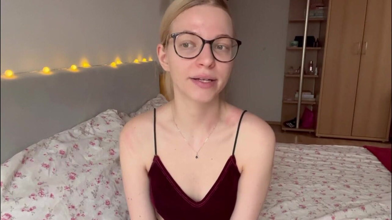Goddess_Bella_Rae: Ось як я перейшов від яскравої червоної до натуральної блондинки з нульовим пошкодженням
