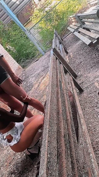 18-årig skolflicka tillät vakten att ha sex med henne för att få en ny iPhone