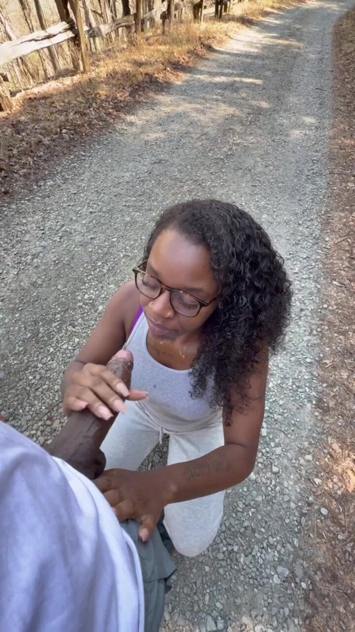 Majesty Nasty: Outdoor Blowjobs
