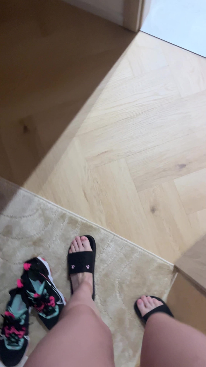 Feet: I Like Wearing Flip-flops in the Apartment