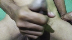 Daily dose of cum: बस दिन के दौरान हाथों से चुदाई और लंड हिलाना