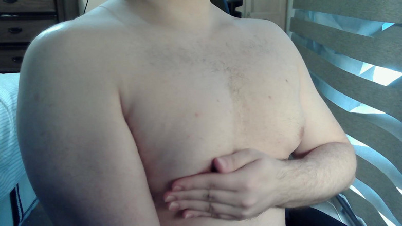 Himbo_Fox: Muscular jock plays with his nipples on cam