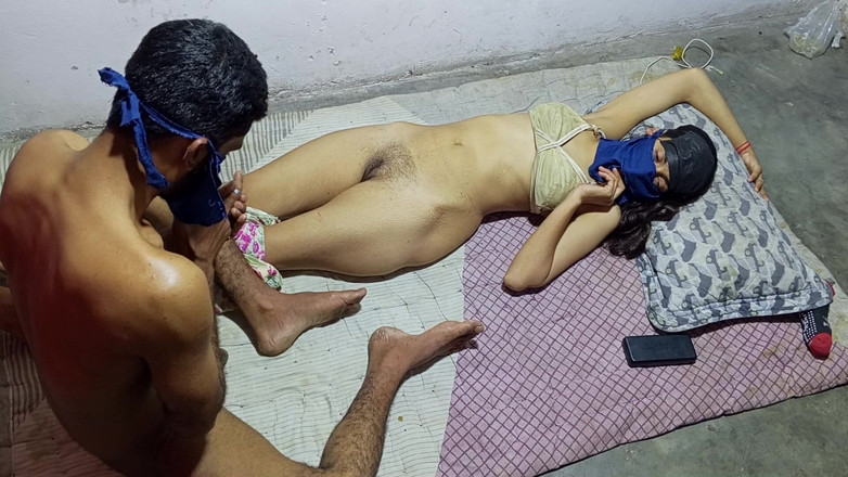 Ashfaq Ahmed: Гаряча і медсестра Ясмін Хан зраджує своїм стресом зі своїм таємним хлопцем Джорді Браззерс