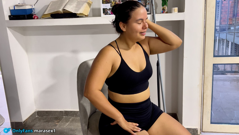 MaRaSexx: 继兄，我最喜欢的味道是你的牛奶！