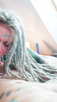 Dreadhead pornstar anal jedzie ogromny kutas