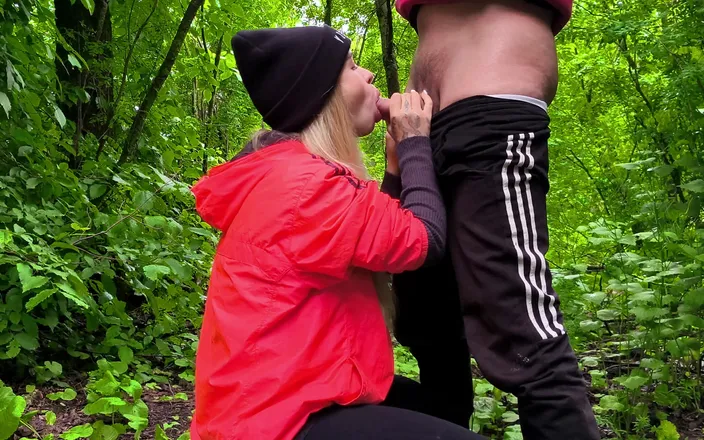 xKeryB: Blonde Teen Risky Outdoor Deepthroat in the Woods