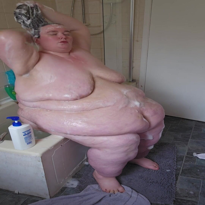 SSBBWLadyBrads: Awek montel super saiz tidak dapat mandi bahagian 2 di bilik...