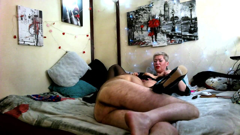 AimeeParadise: Russische MILf bekommt nippel in alle ihre löcher verdreht und...