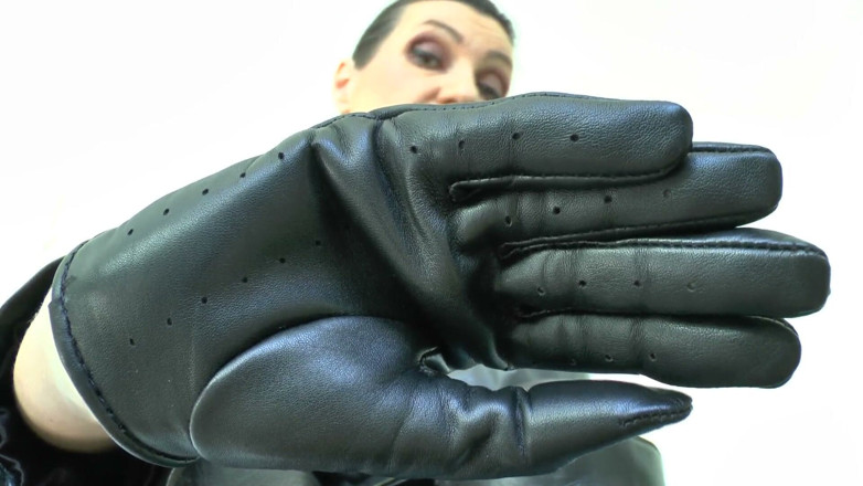 Lady Victoria Valente: Exciting Leather Scents! Sniff My Gloves! Lady Victoria Valente