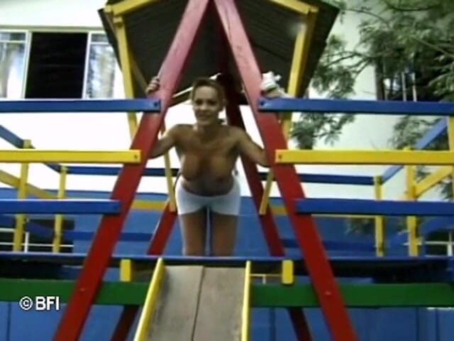 Ladyboy Paradise: sunahre baalon vaali trans byooti, aautdor photo seksi satr
