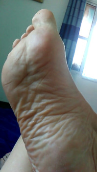Teacher Show Her Soles to New Student on Video!