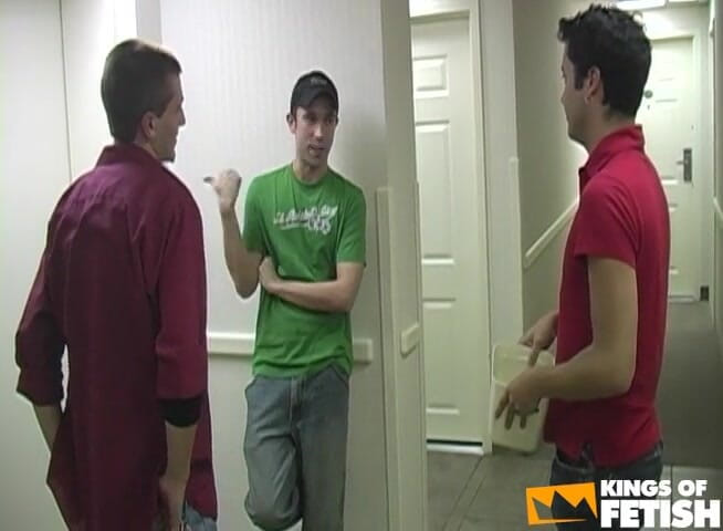 Gay Diaries: Chicos viejos y jóvenes recogen tipos y se chupan las...