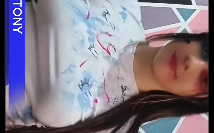 Yulieth Gomez: Model Trying on Lingerie Is Caught