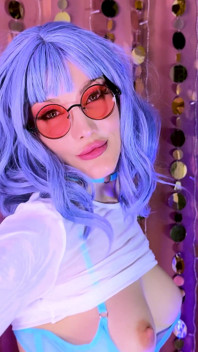 Hot Doll Wants to Go to a World Full of Sexual Fantasies