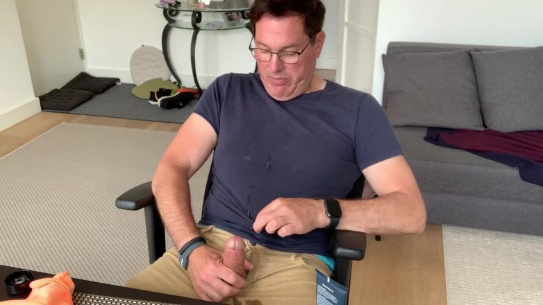 TJenner: Long, messy, cummy bate session at home.