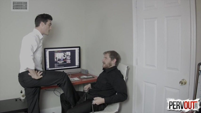 ManUpFilms: 직장에서 걸렸어