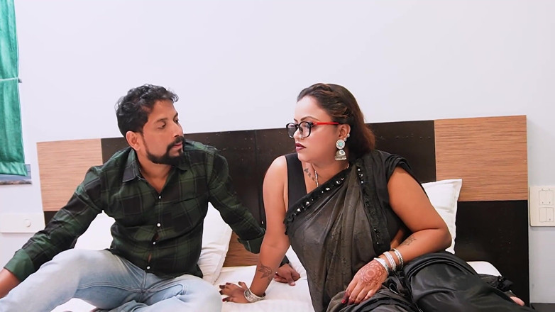 Your uncut: Bhabhi Had Sex with Her Plumber