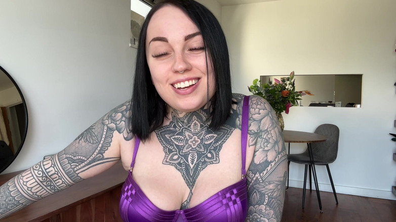 Miss Valentina: Jeu de coaching masturbatoire risqué