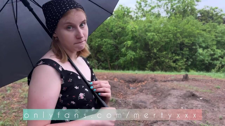 MertyXXX: Seks dubur pertama awek blonde dari kampung
