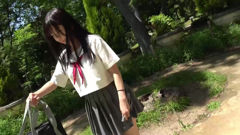 Strix: Yura - बड़े स्तन वाली डॉमीनेटरिक्स, आधे अंदर और आधे बाहर पर वीर्य