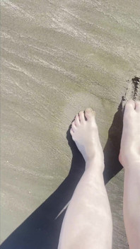 海滩脚戏弄