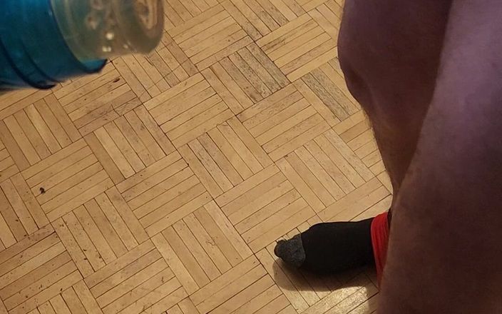 masturbation belle queu: Развлекаюсь в очереди Belle