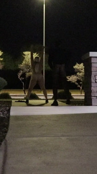 Dicke BBW-ehefrau Strippt Und Wirft Diesen Arsch Zurück in Die Öffentlichkeit! Badblondiemonroe
