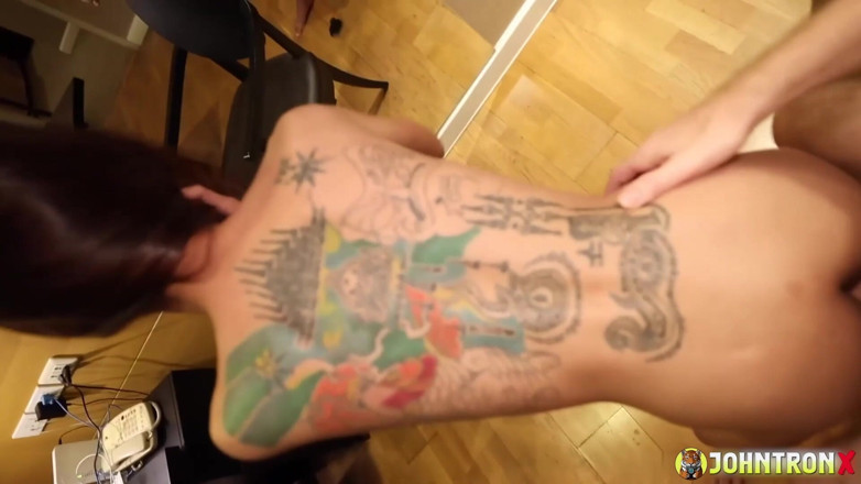John Tron X: Johntronx - hete dunne meiden geneukt en gecreampied links en rechts