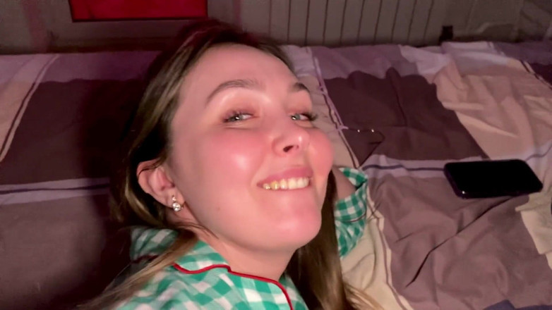 Alina Rai: - Tu polla es demasiado grande para mi culo, ¡mejor follada...