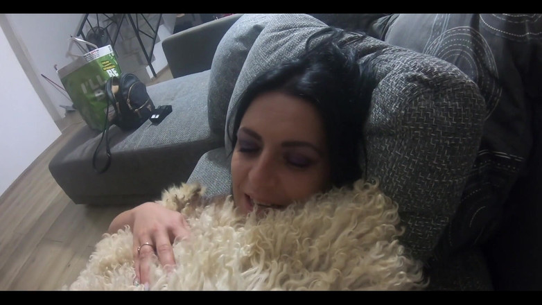 MilfyCalla: शीपस्किन के साथ खेलना