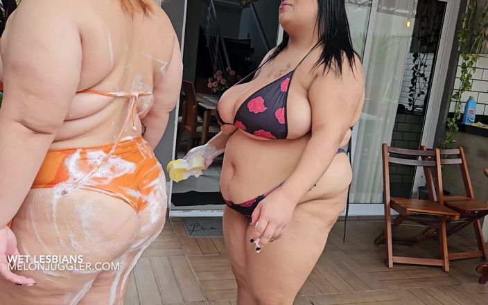 Busty BBW Latinas: Bbw Latina je promočená mokrá kundička a čůrání